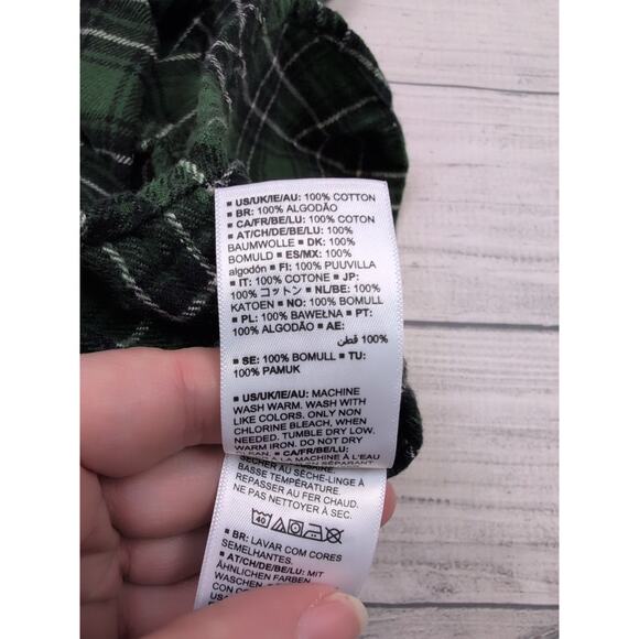 4/5 Amazon Essentials Plaid Flannel Button-Up Shirt - Picture 5 of 5